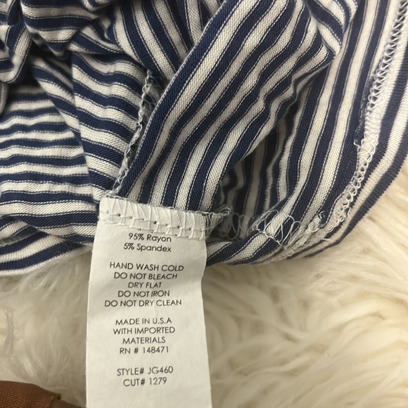 COPY- Forever 21 Navy and White Cami Crop Top - Picture 6 of 7